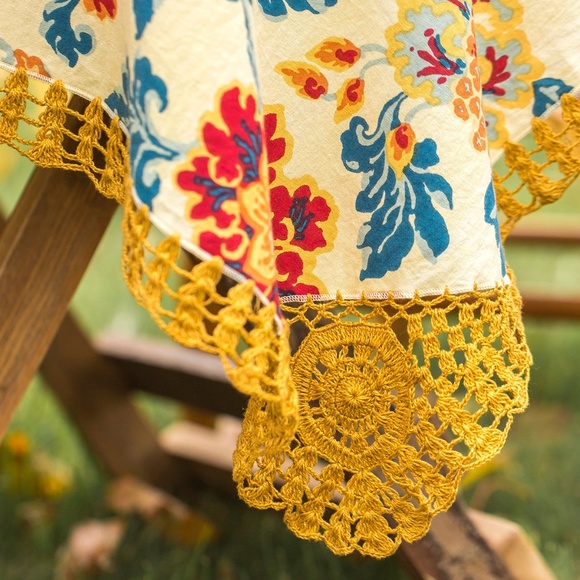 April Cornell Tablecloth Ming Crochet NWT - Picture 3 of 4